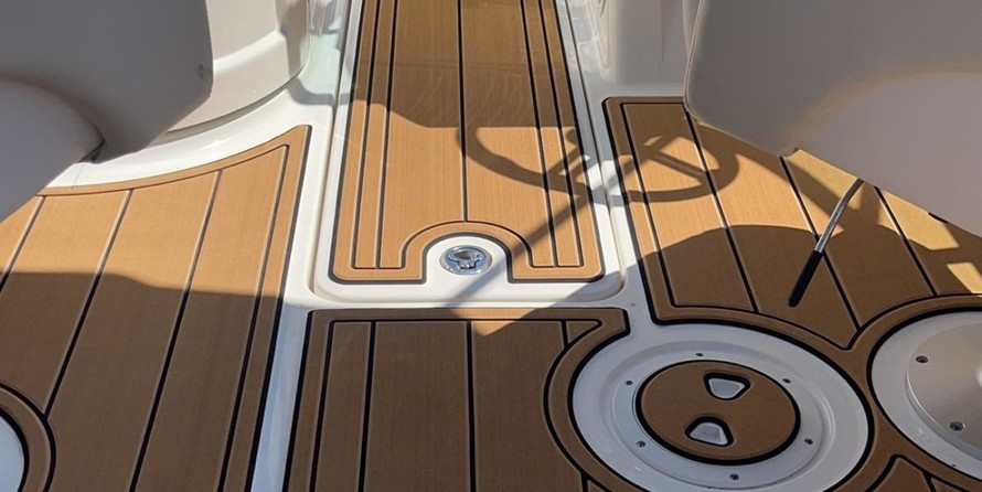 Sea Ray 220 Sundeck
