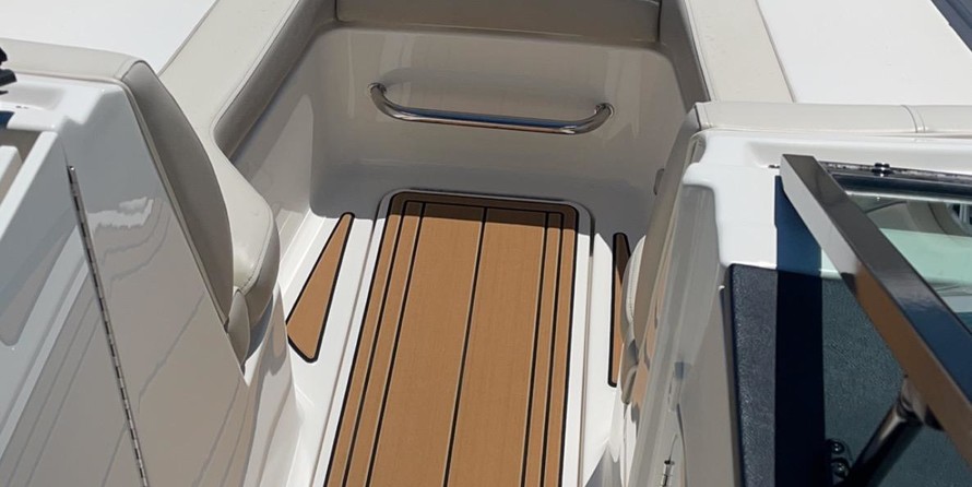 Sea Ray 220 Sundeck