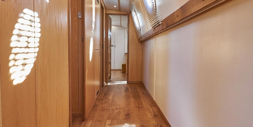 Wide beam narrowboat 65 x 12 hanbury monarch