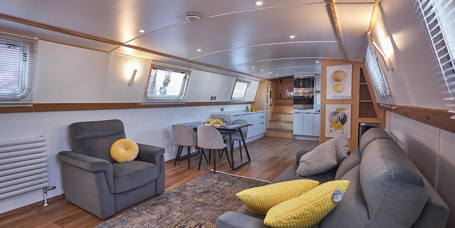 Wide beam narrowboat 65 x 12 hanbury monarch