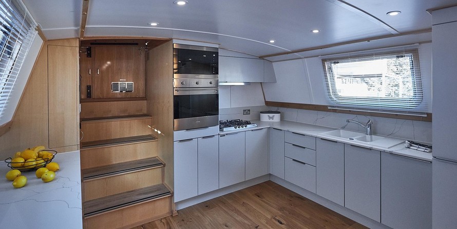 Wide beam narrowboat 65 x 12 hanbury monarch