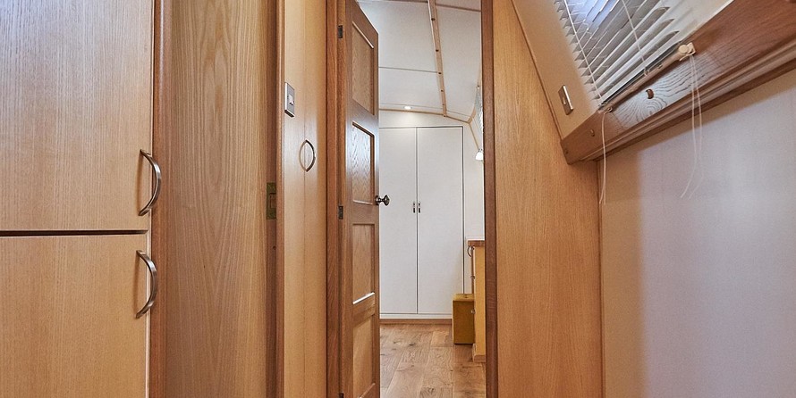 Wide beam narrowboat 65 x 12 hanbury monarch