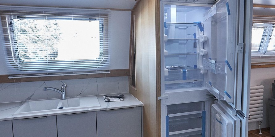 Wide beam narrowboat 65 x 12 hanbury monarch