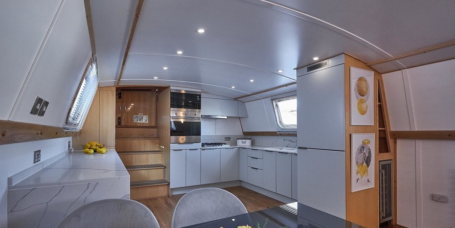 Wide beam narrowboat 65 x 12 hanbury monarch