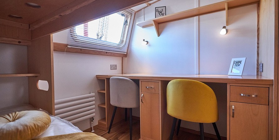 Wide beam narrowboat 65 x 12 hanbury monarch