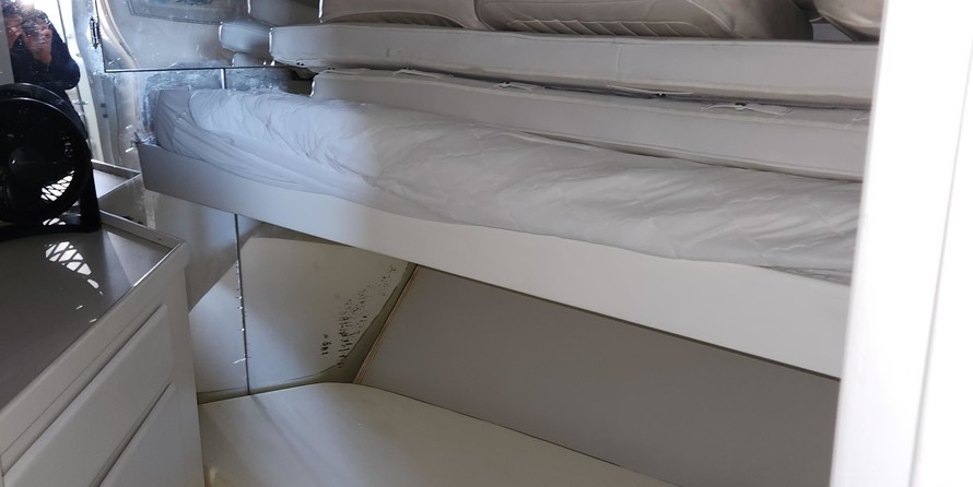 Hatteras 77 Convertible