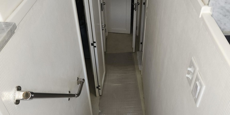 Hatteras 77 Convertible