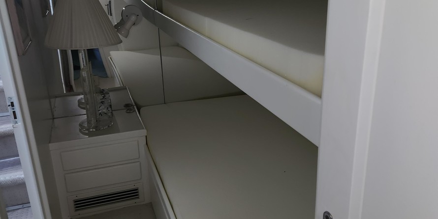 Hatteras 77 Convertible