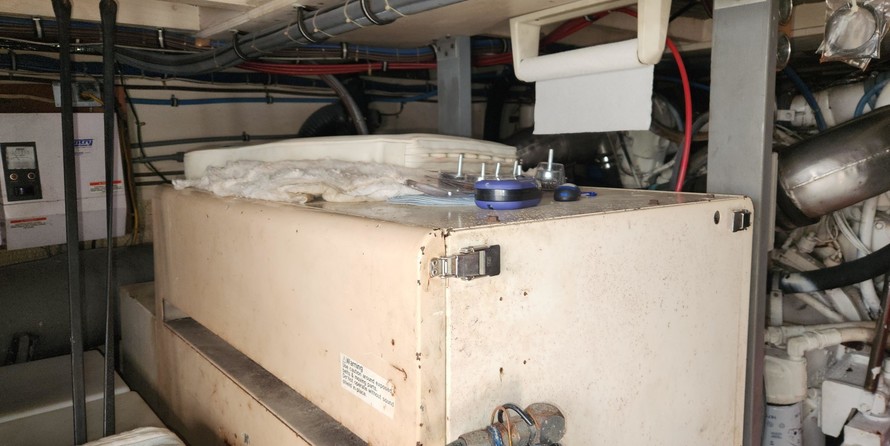 Hatteras 77 Convertible