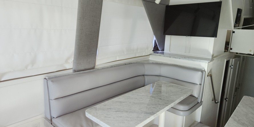 Hatteras 77 Convertible