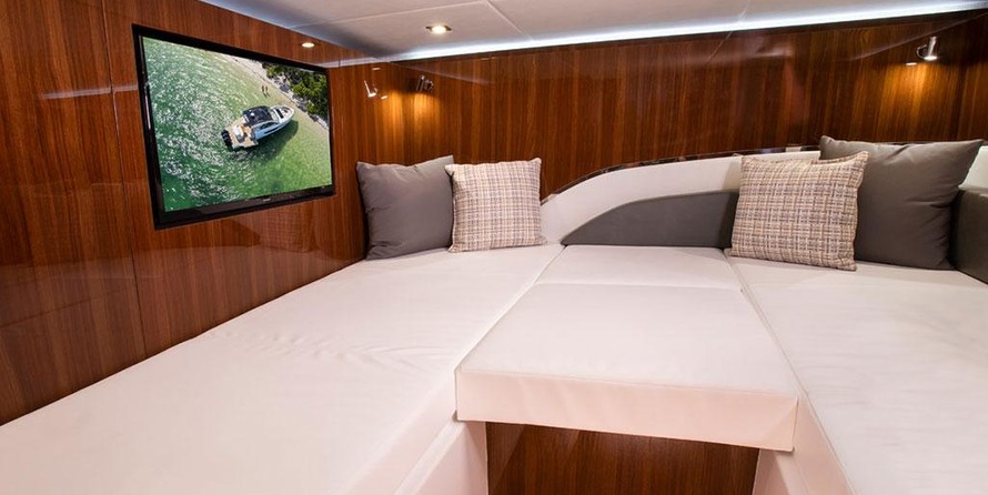 Cruisers Yachts 50 Cantius