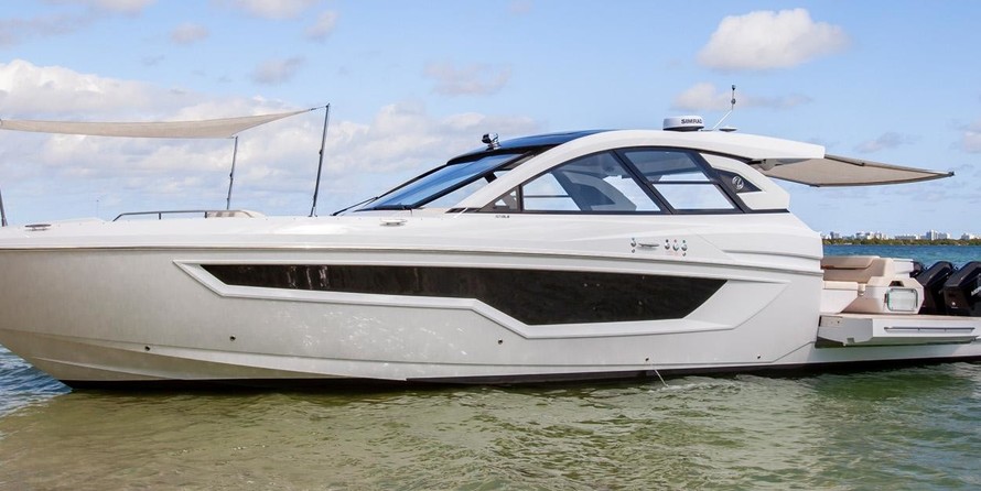 Cruisers Yachts 50 Cantius