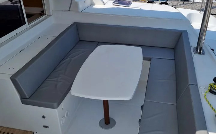 Lagoon 440 - 4 + 2 cab.