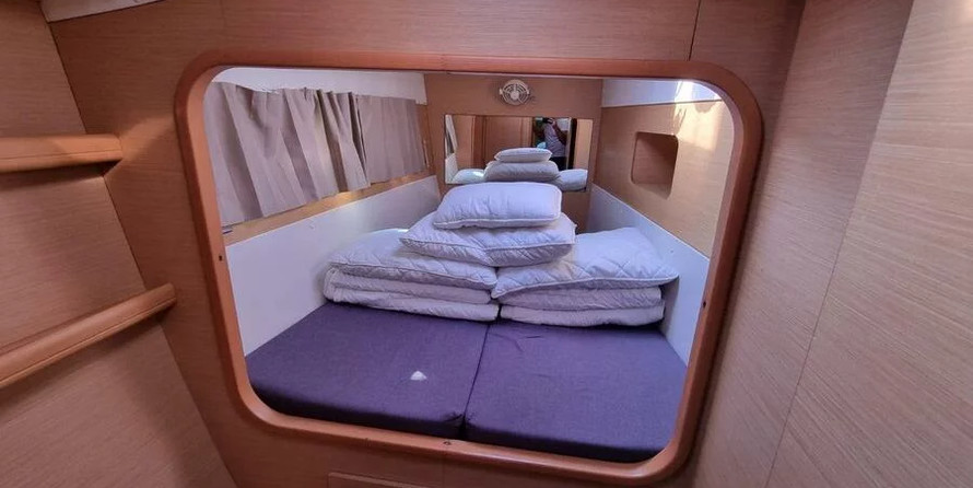 Lagoon 440 - 4 + 2 cab.