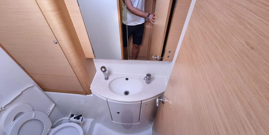 Lagoon 440 - 4 + 2 cab.