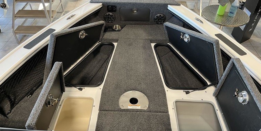 Lund Boats 1875 Pro-V Sport