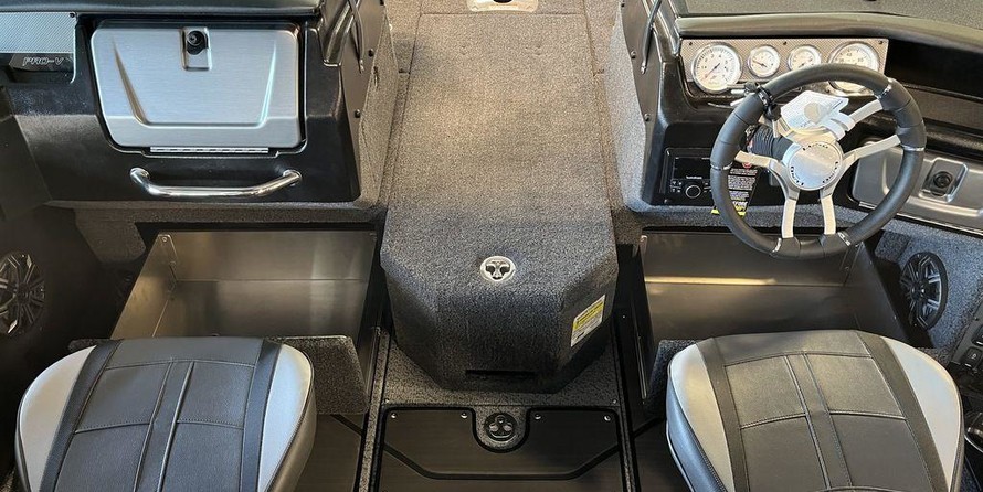 Lund Boats 1875 Pro-V Sport
