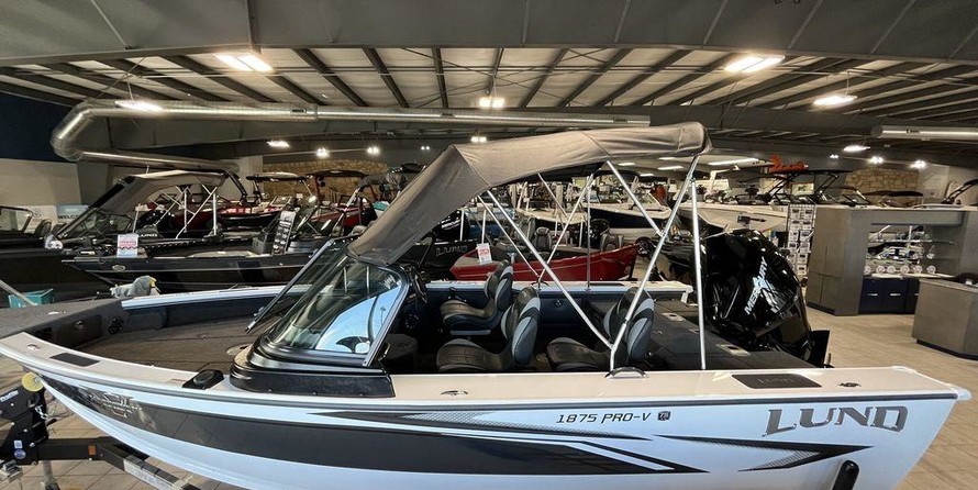 Lund Boats 1875 Pro-V Sport