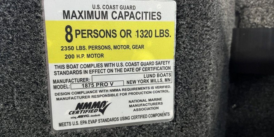 Lund Boats 1875 Pro-V Sport