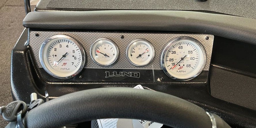 Lund Boats 1875 Pro-V Sport