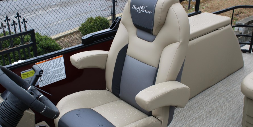 Sunchaser Boats Geneva Cruise 22 LR DH