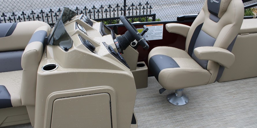 Sunchaser Boats Geneva Cruise 22 LR DH