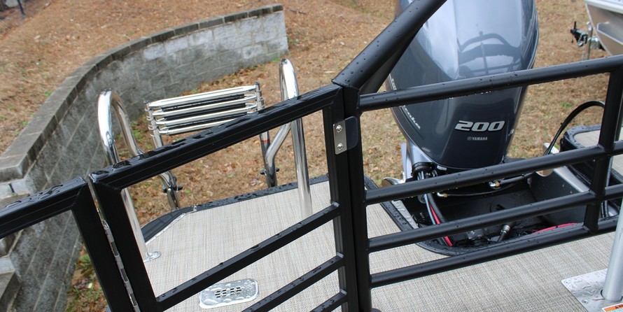 Sunchaser Boats Geneva Cruise 22 LR DH