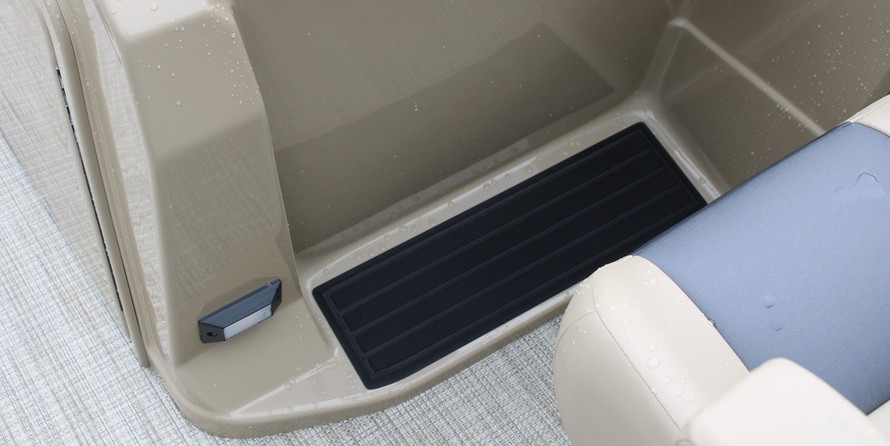 Sunchaser Boats Geneva Cruise 22 LR DH