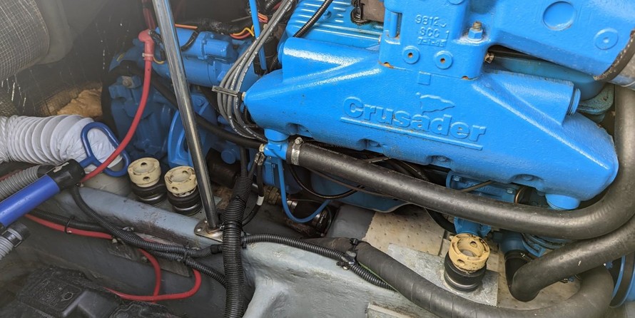 Carver 36 Mariner