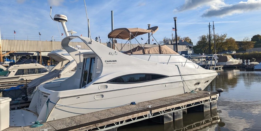 Carver 36 Mariner