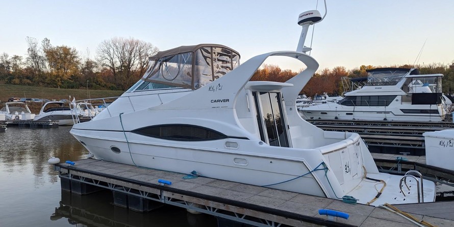 Carver 36 Mariner