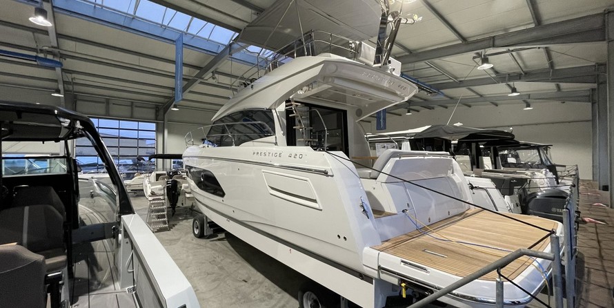 Prestige 420 Fly
