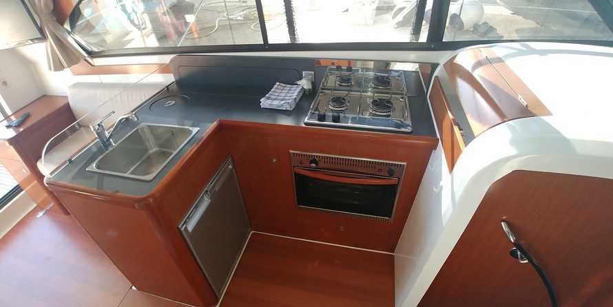 Beneteau Antares 36