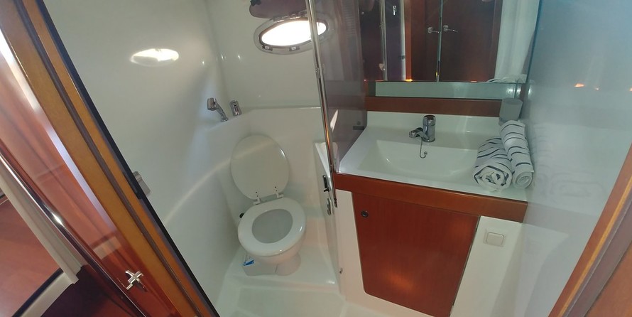 Beneteau Antares 36