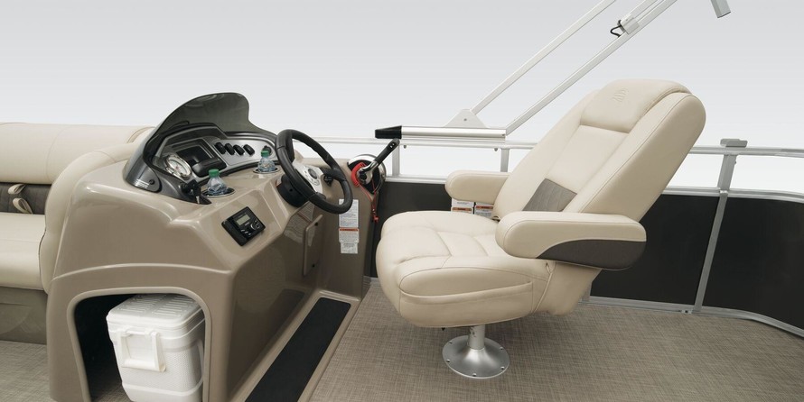 Sun Tracker Party Barge 20 DLX