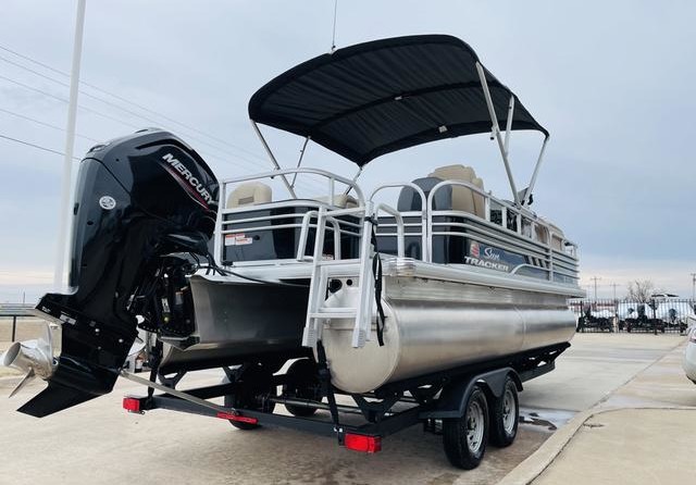Sun Tracker Fishin Barge 20 DLX