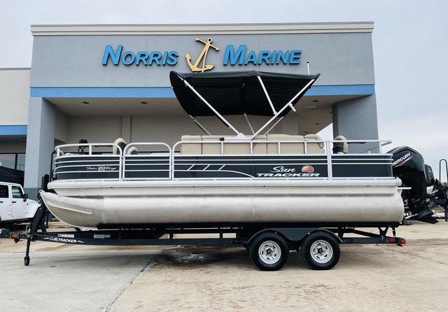 Sun Tracker Fishin Barge 20 DLX