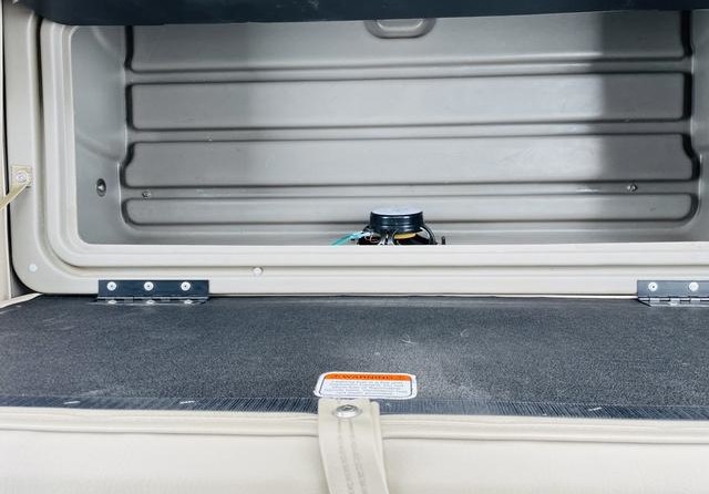 Sun Tracker Fishin Barge 20 DLX