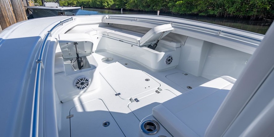 Yellowfin 32 offshore