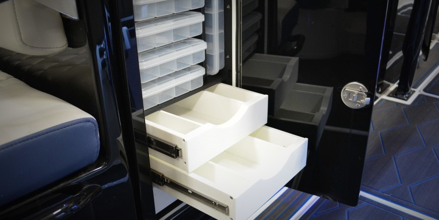 Fountain 38 center console te