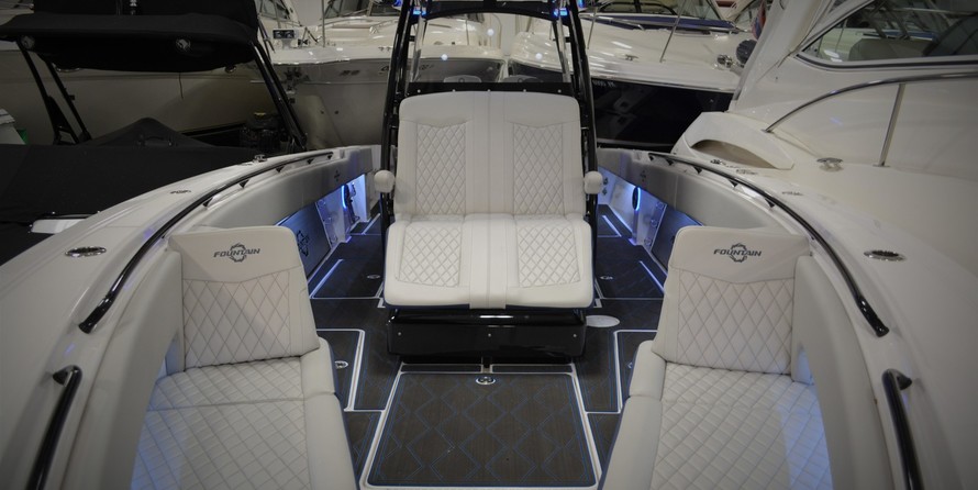 Fountain 38 center console te
