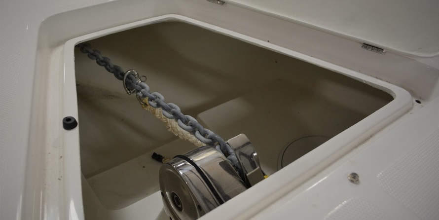 Fountain 38 center console te