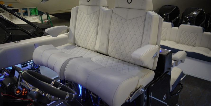 Fountain 38 center console te