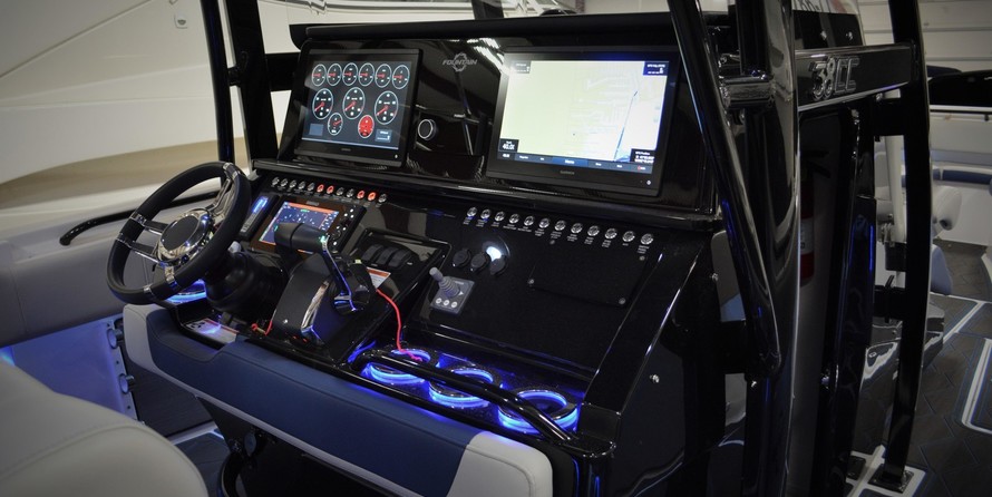 Fountain 38 center console te
