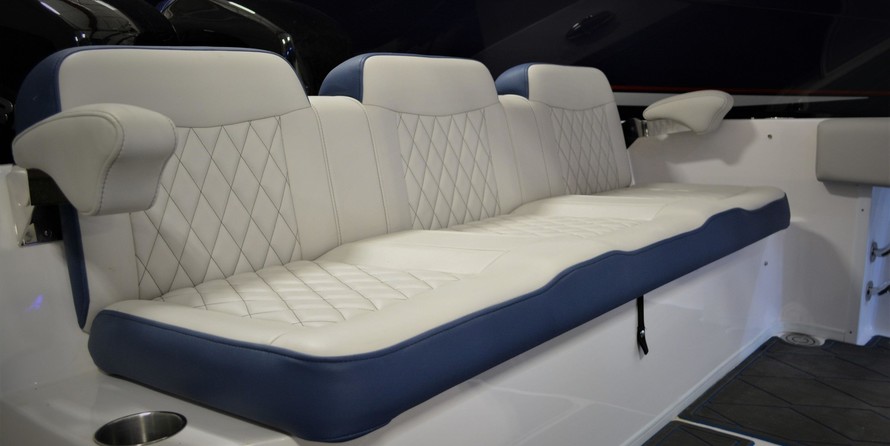 Fountain 38 center console te