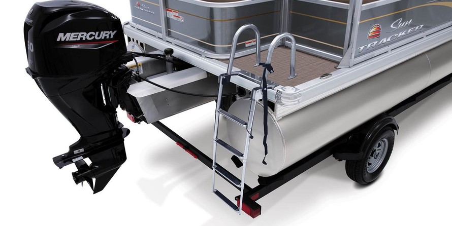 Sun Tracker Party Barge 18 DLX