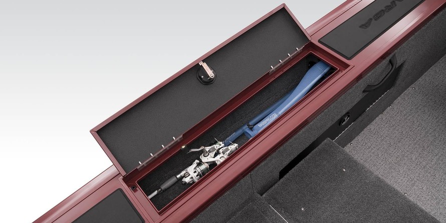 Tracker Targa V-18 WT