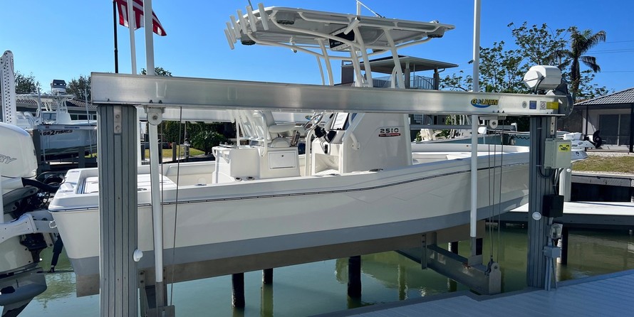 Ranger boats 2400 bay