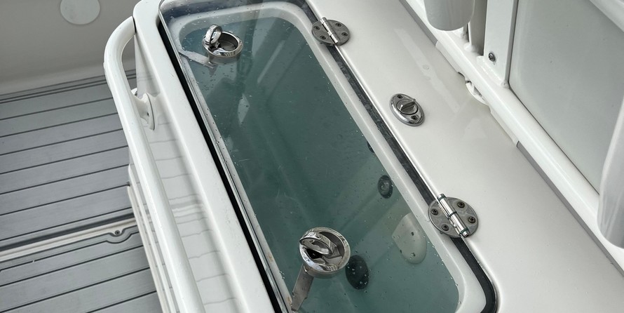 Ranger boats 2400 bay