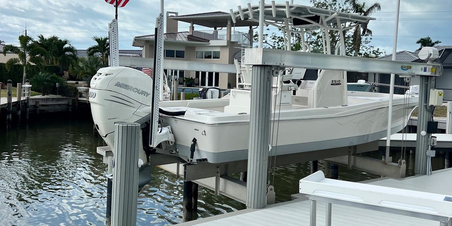 Ranger boats 2400 bay